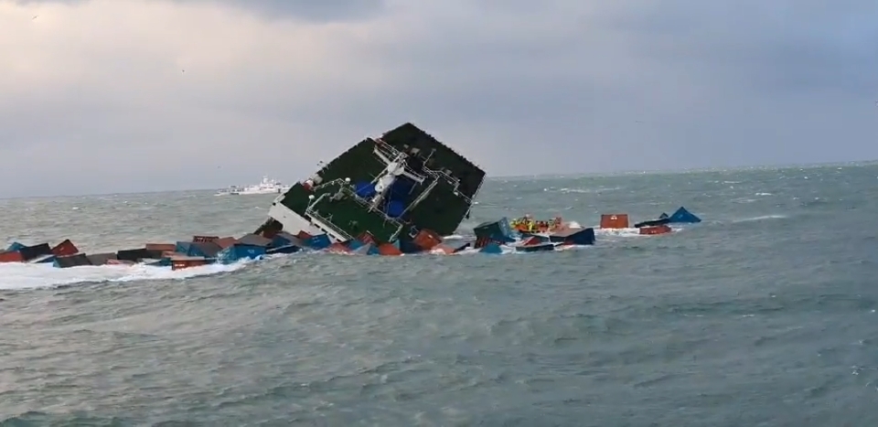 완도해경, 3,600톤급 화물선 침몰사건 피의자 선사대표 구속