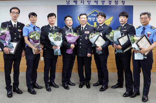 승진임용식 및 모범공무원증 수여식 개최  사진2