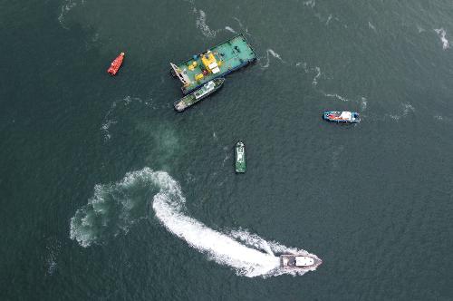(220629) 사천해경, 대규모 오염사고 대비 민관 합동 해상방제훈련 사진1