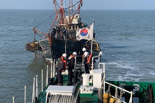 20200104 (새해 첫 중국어선 나포로 강력한 해양주권수호 의지 다짐) 사진1