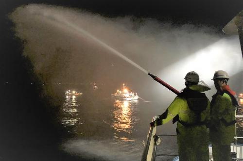 야간 불시 채낚기 어선 화재선박 대응 훈련 (7.7) 사진3
