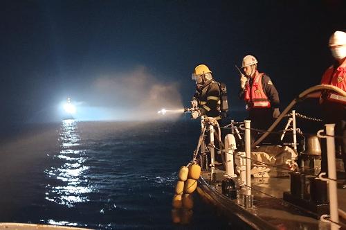 야간 불시 채낚기 어선 화재선박 대응 훈련 (7.7) 사진2