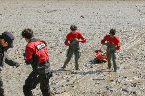 200318-여수해경구조대, 갯벌 고립자 구조 훈련 실시 사진1