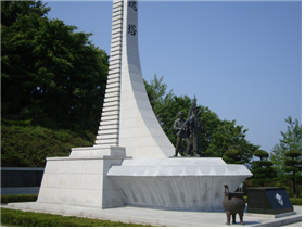 속초 충혼탑 옆면