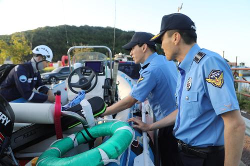 230908 보령해경, 가을 주꾸미 낚시철 대비 장은항서 수상레저기구 무상점검 실시 사진3
