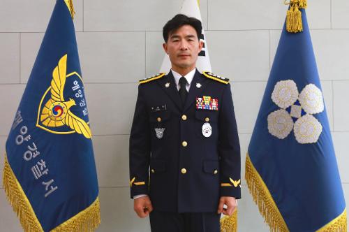 250410 부안해양경찰서 제11대 박생덕 서장 취임식을 진행하고 있다 사진2