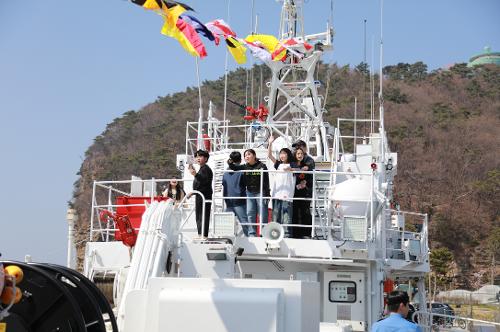 250414 “해양경찰이 되고 싶어요!” 함정공개행사, 부안해경 어린이들 꿈 심어 사진1