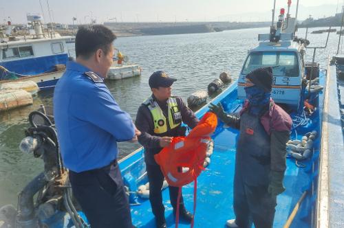 부안해경, 해양활동 전반에 구명조끼 착용 당부 2