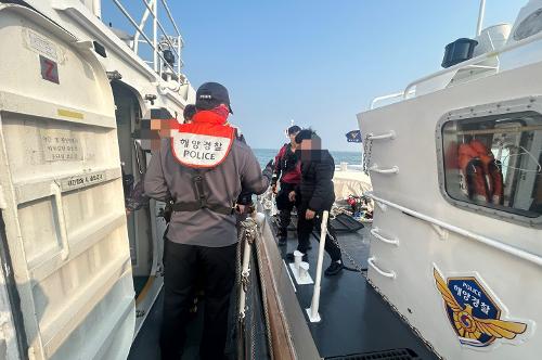 부안해경, 왕등도 인근 침수 낚시어선 승선원 10명 전원 무사히 구조