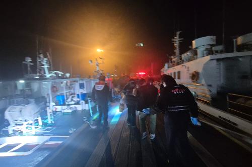 부안해경, 위도서 복통 호소 34개월 영아  야간 긴급 이송 1