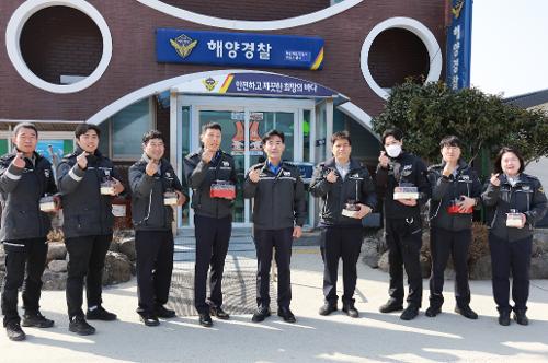 부안해양경찰서 위도파출소, 새벽 응급환자 이송…국민투표 1위 선정 1