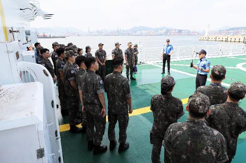 해군사관생도 1501함 견학(25.7.14.) 사진5