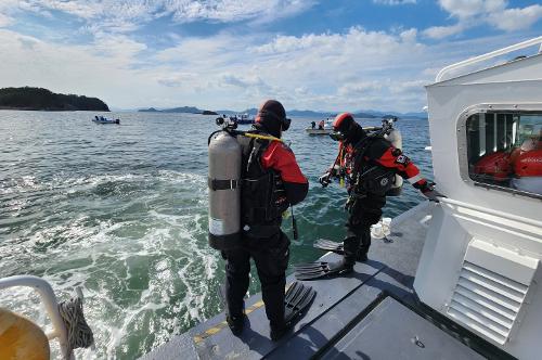 창원해경, 스쿠버 미출수 사고 대비 수난대비기본훈련 실시(220922) 사진1