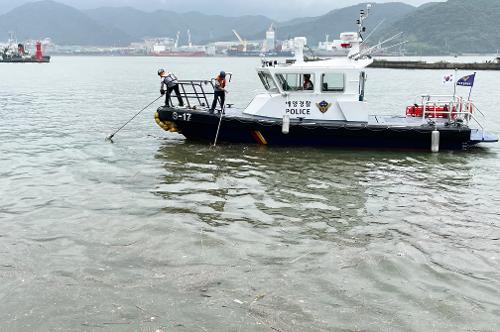 창원해경, 집중호우 해안가 정화활동에 나서..(230719) 사진2