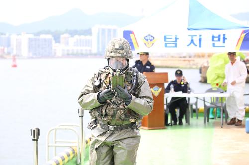창원해경 화학사고 대응 민.관.군 합동 훈련 실시 (2018.05.30) 5
