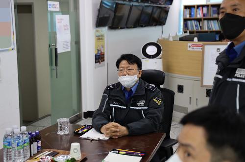 (2022.11.18.) 동해해경청장, 동해항 VTS센터 현장방문 사진4