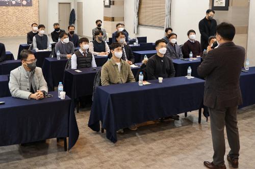 (2022.12.08.)동해해경청장, 미래지향적 정보역할 정립 워크숍 특강 사진3