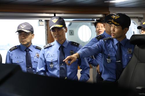 (24.10.08) 신조함정(3017함) 입항  환영식 8