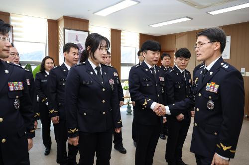 (25.02.20) 동해청 주요 보직자 전입신고식 사진4