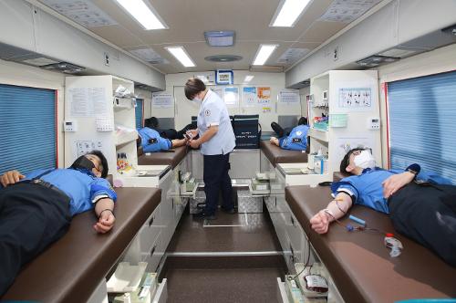 221221 동해해경, 사랑의 생명 나눔 헌혈 실천으로 따뜻한 연말 맞이 사진4