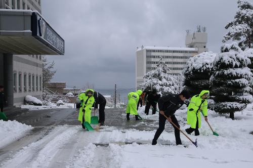 240222 동해해경, 경찰서 등 제설작업 실시  사진6