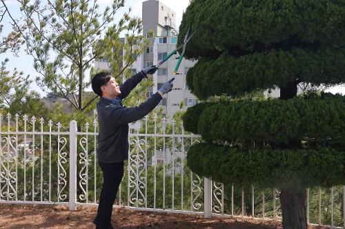 240405 동해해경 식목일 맞이해 청사 조경 환경정리  3