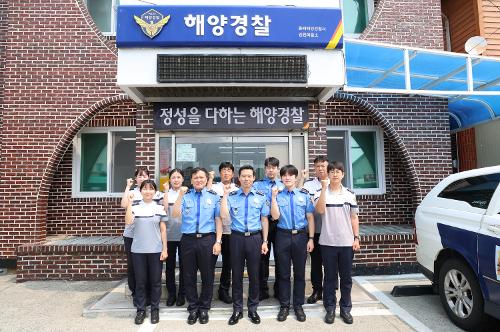 240712 동해해양경찰서장 성수기 대비 삼척 장호 어촌마을 사업장 현장 점검 3