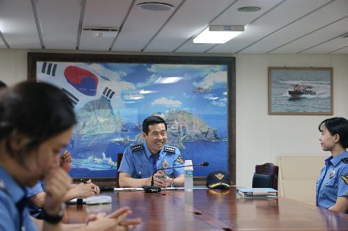240719 동해해양경찰서장 성수기 경비함정 긴급출동 태세 등 현장점검.소통의 시간 가져 1