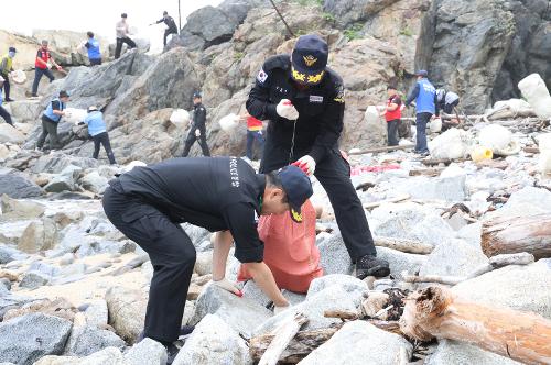 240906 제24회 국제연안정화의 날 기념 바닷가 대청소 3