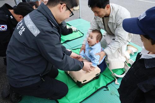 250503 동해해경, 제103회 어린이날 맞이 대형 경비함정 공개 행사 성황리에 마무리 사진17