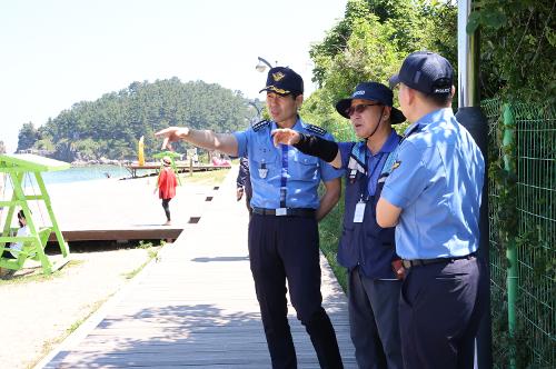 250624 김환경 동해해경서장, 성수기 앞두고 연안안전지킴이 운영 실태 점검 사진2