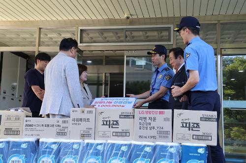 250926 동해해경·정책자문위원회, 추석 맞아 소외이웃에 사랑 나눔 2