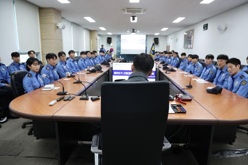 251020 동해해경서, 신임 해양경찰 교육생 40명 관서 실습 시작 4