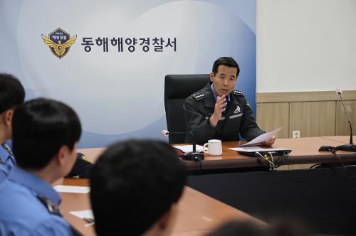 251020 동해해경서, 신임 해양경찰 교육생 40명 관서 실습 시작 1