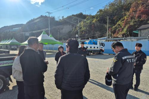 251128 동해해경, 삼척 선상낚시대회 앞두고 합동 안전점검 실시 1