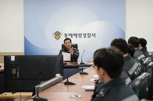(26.02.09.) 동해해경, 신임 경찰관 23명 현장배치 “국민의 마지막 희망 될 것” 3