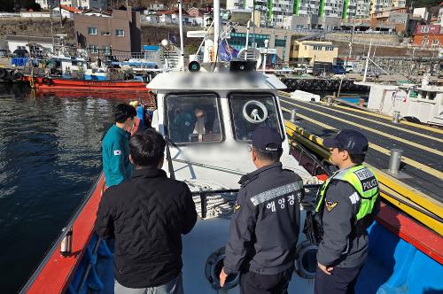 (26.2.23.) 겨울 바다 사고 선제적 차단...동해해경 울릉파출소, 어선화재 인명피해 방지 총력 2