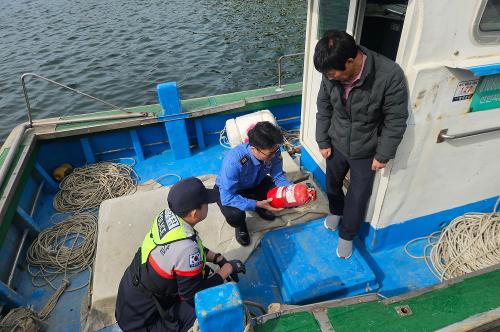(26.04.24.) 안전한 바다 만들기 앞장...동해해경, 유관기관 합동 어선 안전점검 실시 2