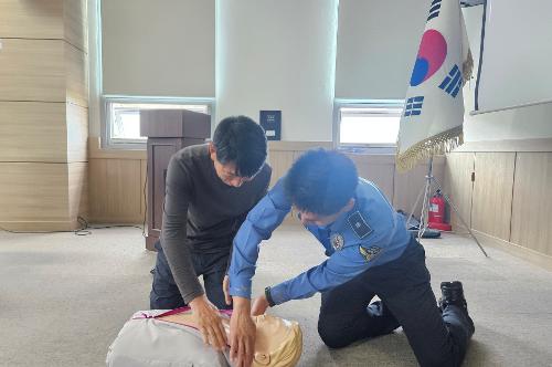 (26.05.08.) 동해해경_ 해양재난구조대와 협력 강화…“국민 생명 지키는 구조역량 높인다” 3