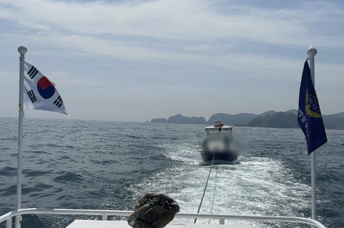 (26.05.26.) 동해해경, 삼척 맹방해변 인근 해상에서 모터보트 표류... 1명 구조 2