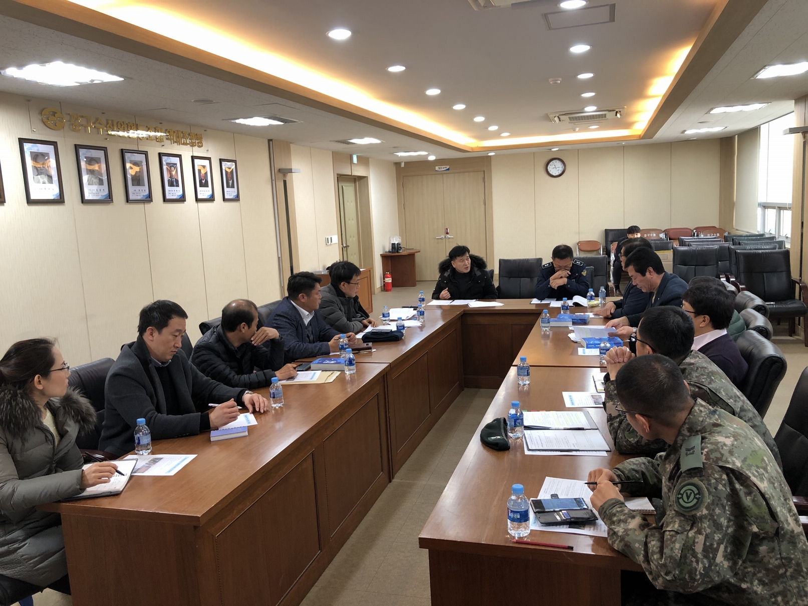 강구수협에서 간담회를 실시하고 있다.