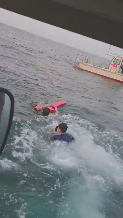 (사진)레저보트 승선자 발견 인양_