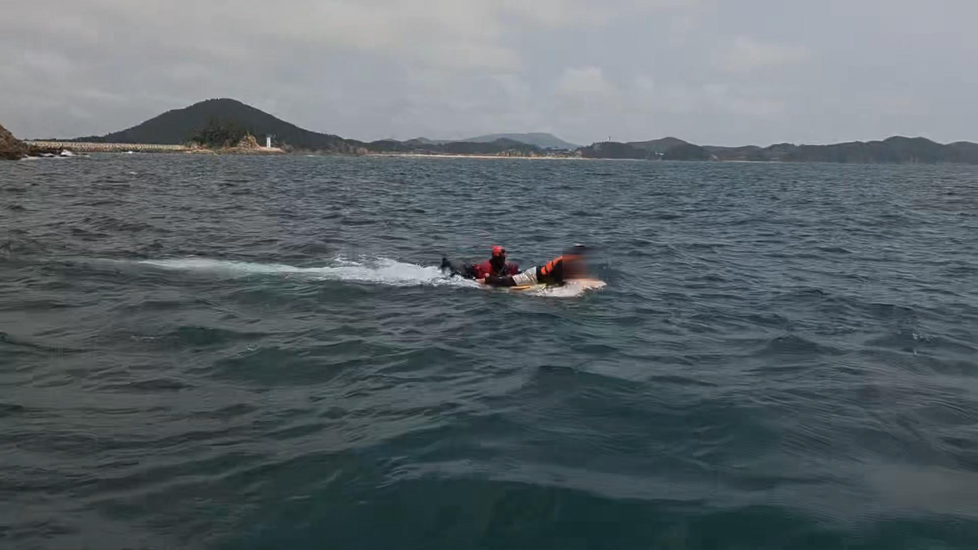 250706 태안해경, 어은돌 인근 전복 레저보트 구조