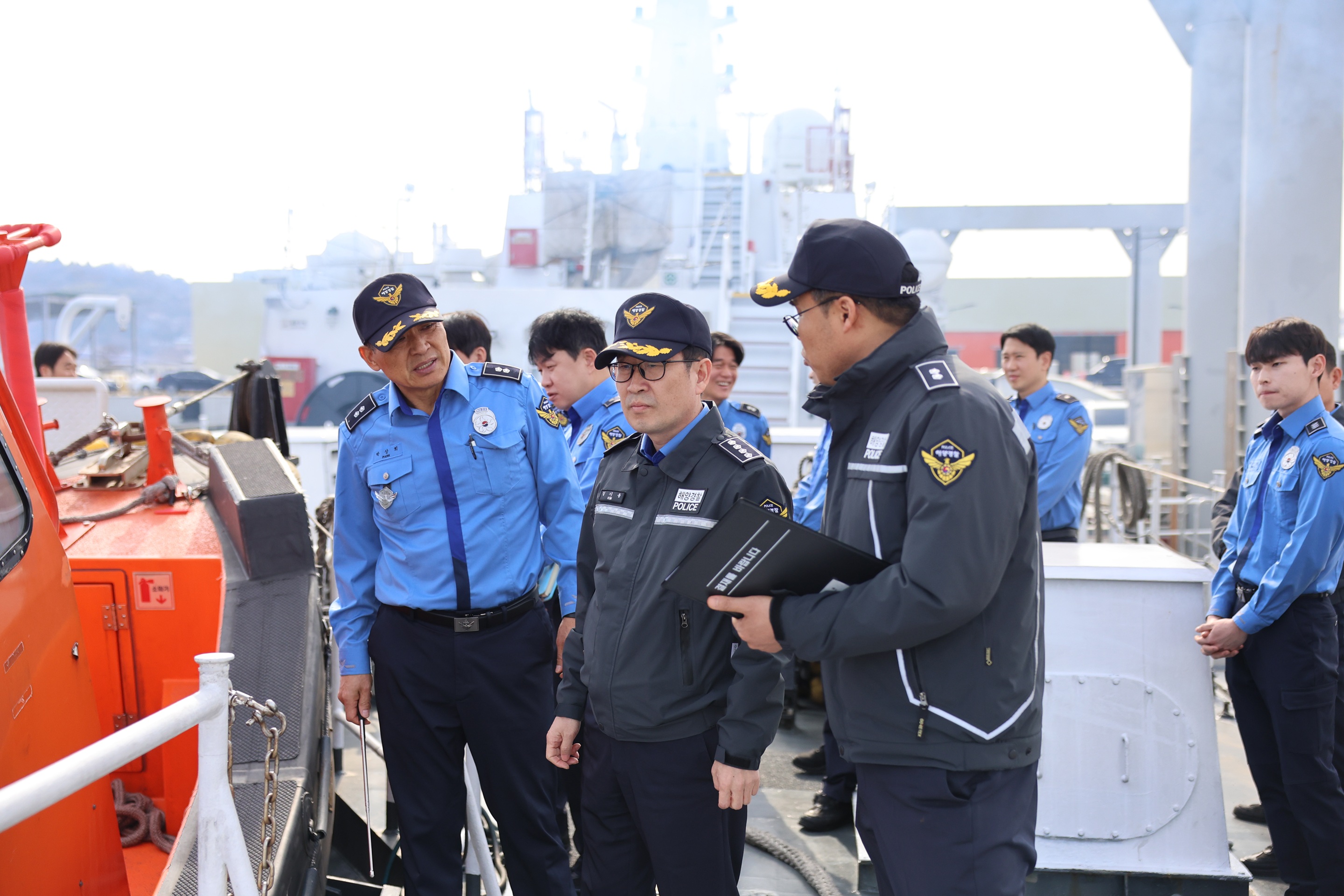 해양안전 특별관리기간 돌입... 여수해경서장, 경비함정 점검