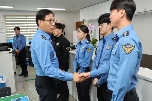 (25.04.01.)강릉해경서장, 치안현장점검(주문진파출소, 강릉구조대, P-38정) 사진7