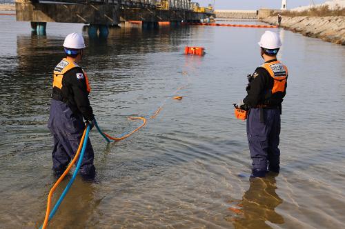 (25.11.06.) 고위험 해양시설 오염사고 대비 방제훈련 실시 2