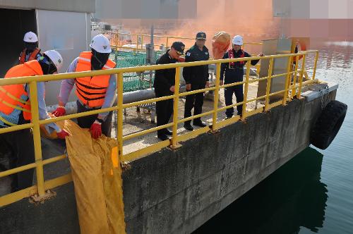 (25.11.06.) 고위험 해양시설 오염사고 대비 방제훈련 실시 6