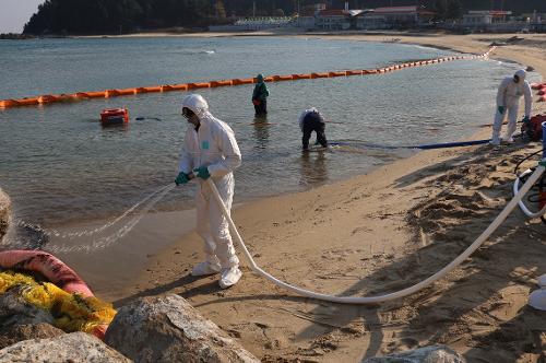 (25.11.20.) 강릉해경-양양군 해안방제 합동훈련 실시 2