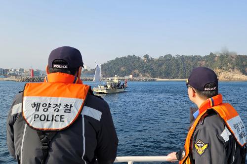 (26.02.13.) 강릉해경, 설 연휴 대비 낚시어선 활동해역 점검 3