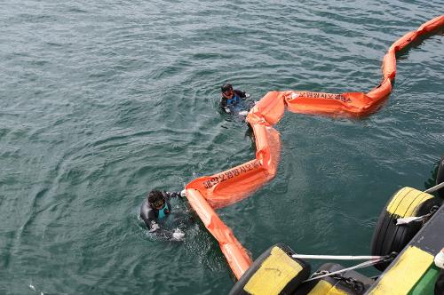 (26.07.21.) 강릉해경, 민관 합동 해상방제훈련 실시 2